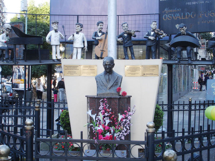 Monumento a Osvaldo Pugliese
